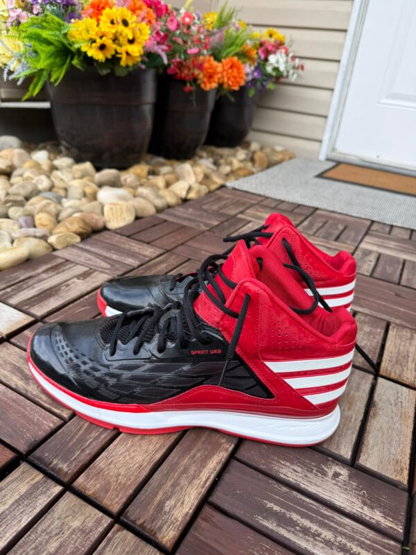 ADIDAS SPRINTWEB Size 13