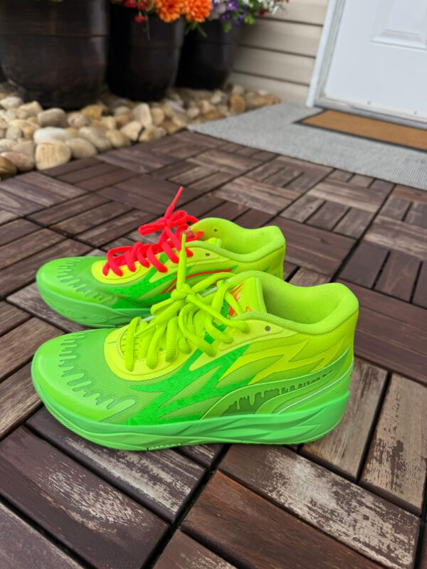 Lamelo Ball MB.02 Nickelodeon Slime Size 6