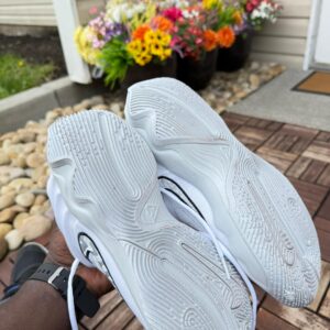 Giannis Immortality 4 "Humility" Size 9