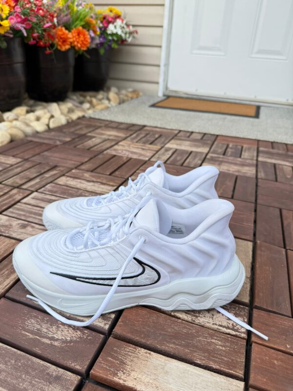 Giannis Immortality 4 "Humility" Size 9