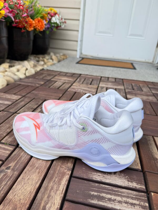 Anta Skyline Size 10.5
