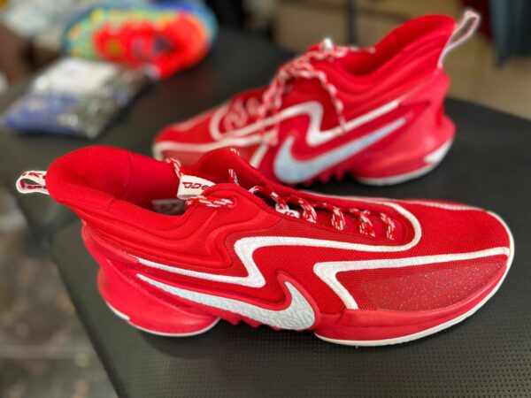 Nike Cosmic Unity 2 Size 14.5 - Image 2